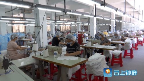 赞 柴湖镇这家纺织厂订单满满生产忙
